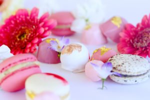 Cake Gems & Macarons