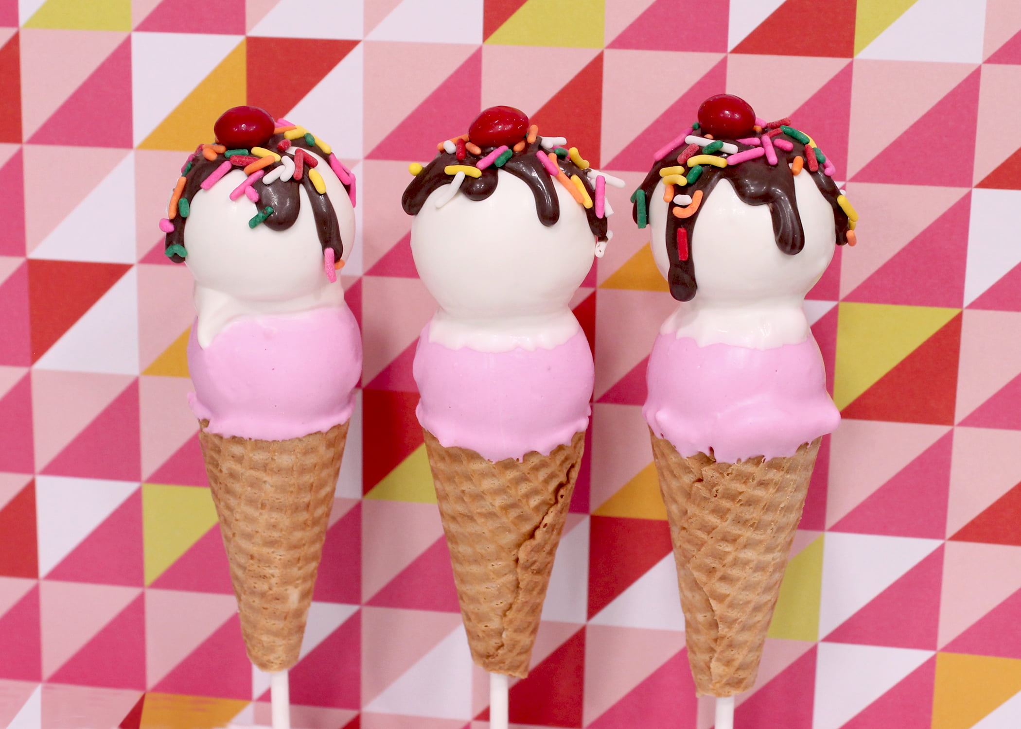 Double Scoop Ice Cream Cake Pops