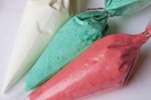 Frosting Bags DIY Cupcake Kit