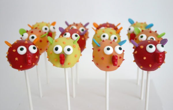 Adorable Blowfish Cake Pops for kids' birthday parties