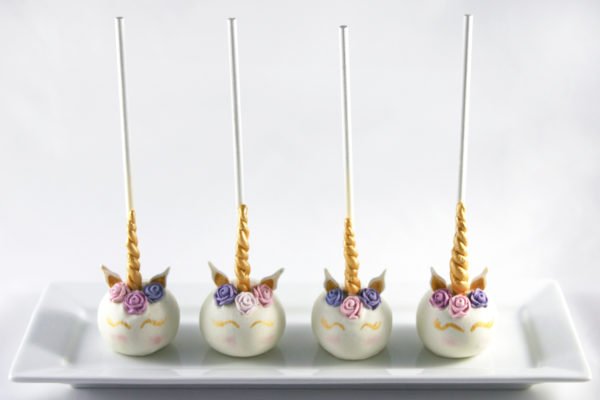 Pretty Unicorn Cake Pops in Gold with flower crown