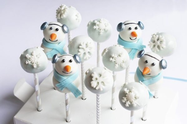 Snowmen and Snowflake winter cake pops