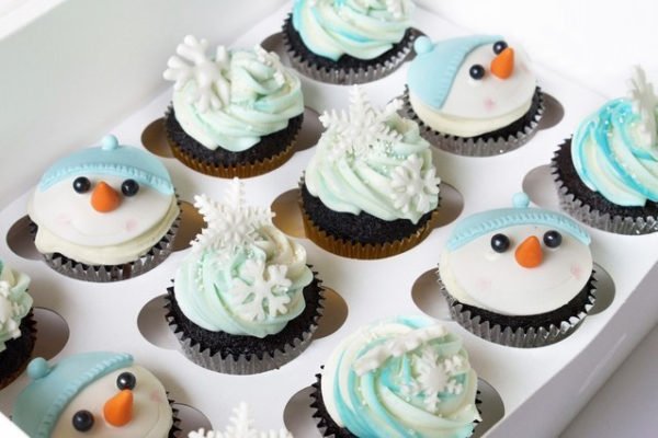 Winter Holiday Cupcakes with Snowflakes and Snowmen