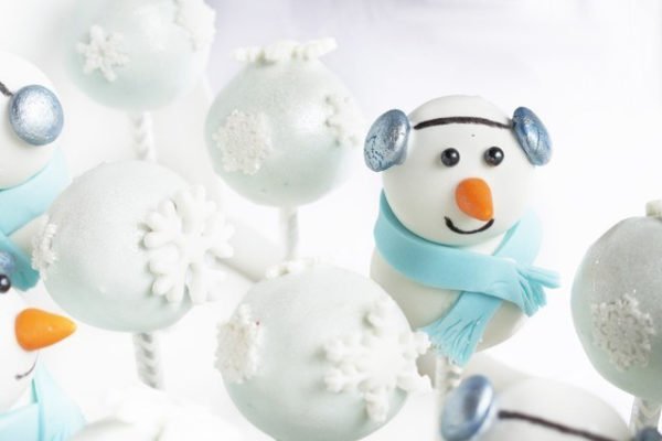 Snowmen and Snowflake winter cake pops