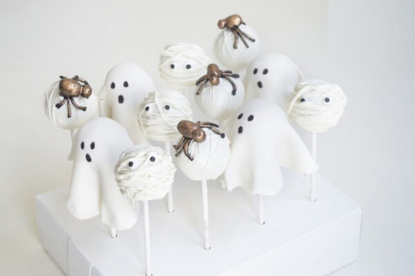 Halloween CAke Pops Ghosts Spiders Mummies
